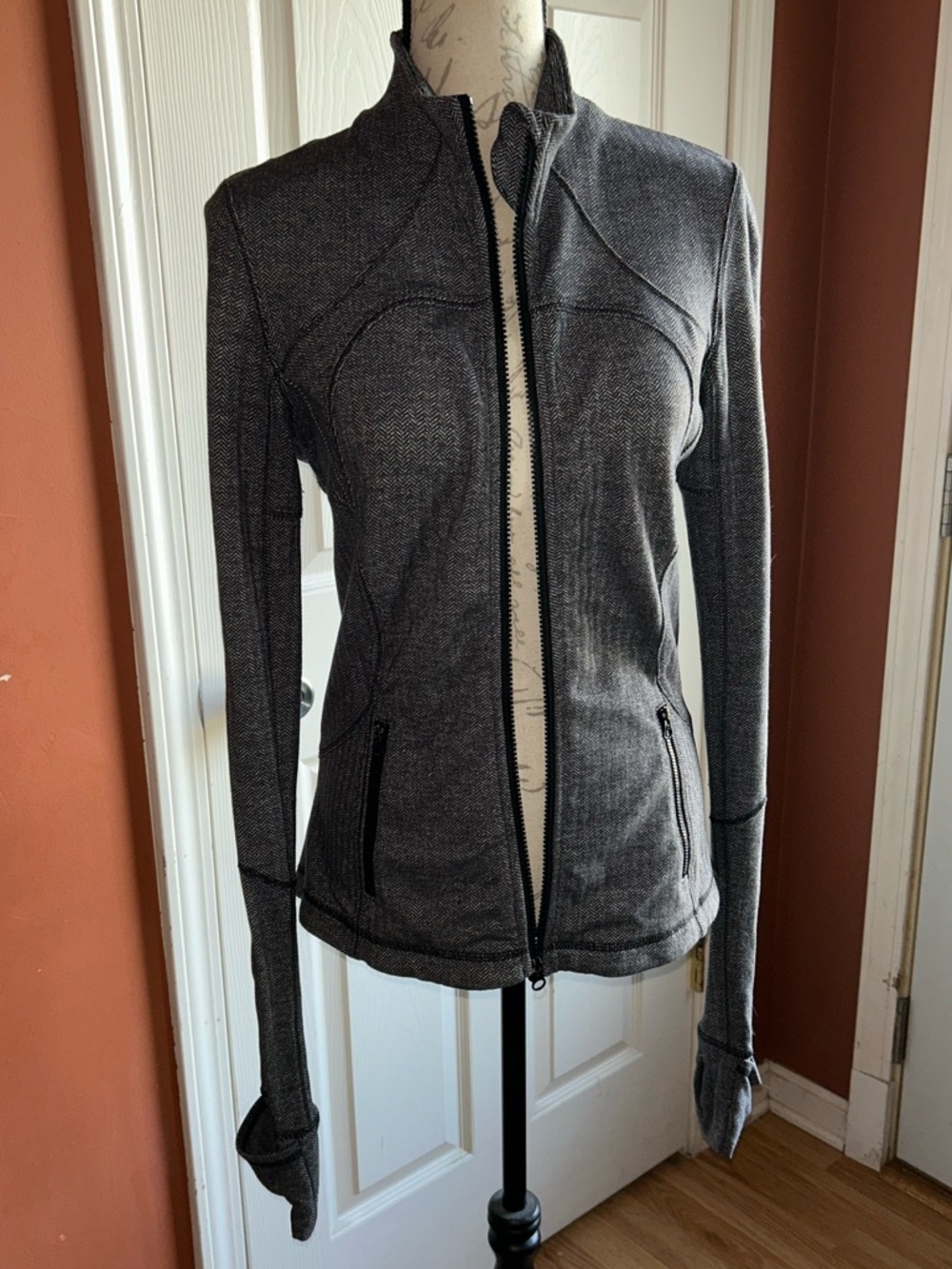 Lululemon Forme Herringbone Full Zip Jacket Athleticwear Athleisure Grey - Picture 6 of 10